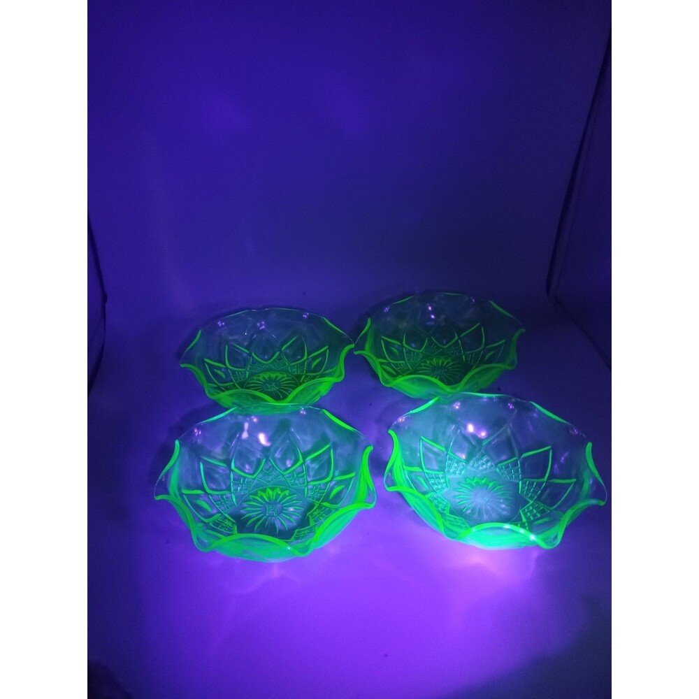 Uranium Hazel Atlas “Diamond Arches” 4 Piece 4" Bowl Set W/ Ruffled Edge 1930’s